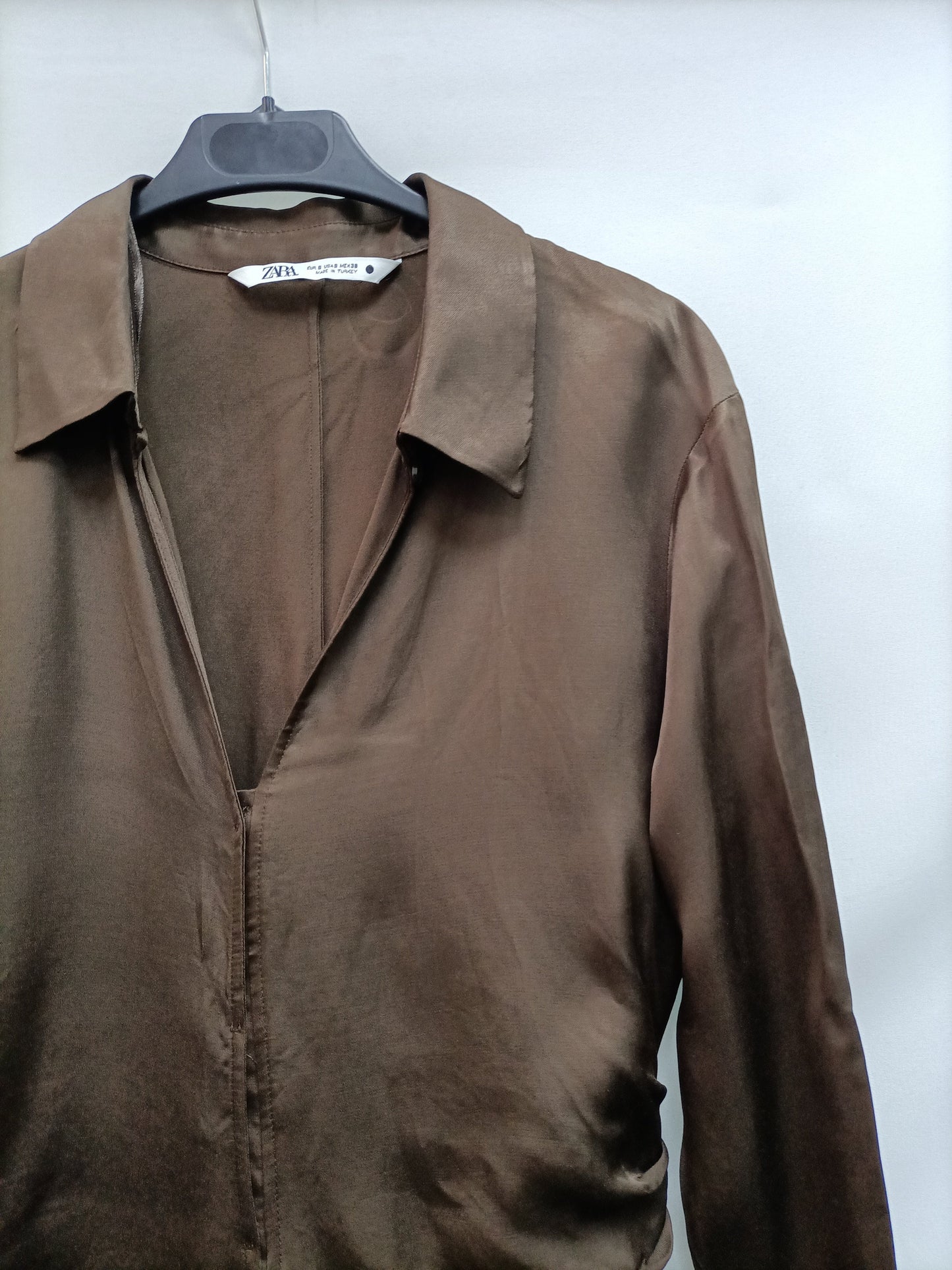ZARA.Camisa marrón satinada T.S