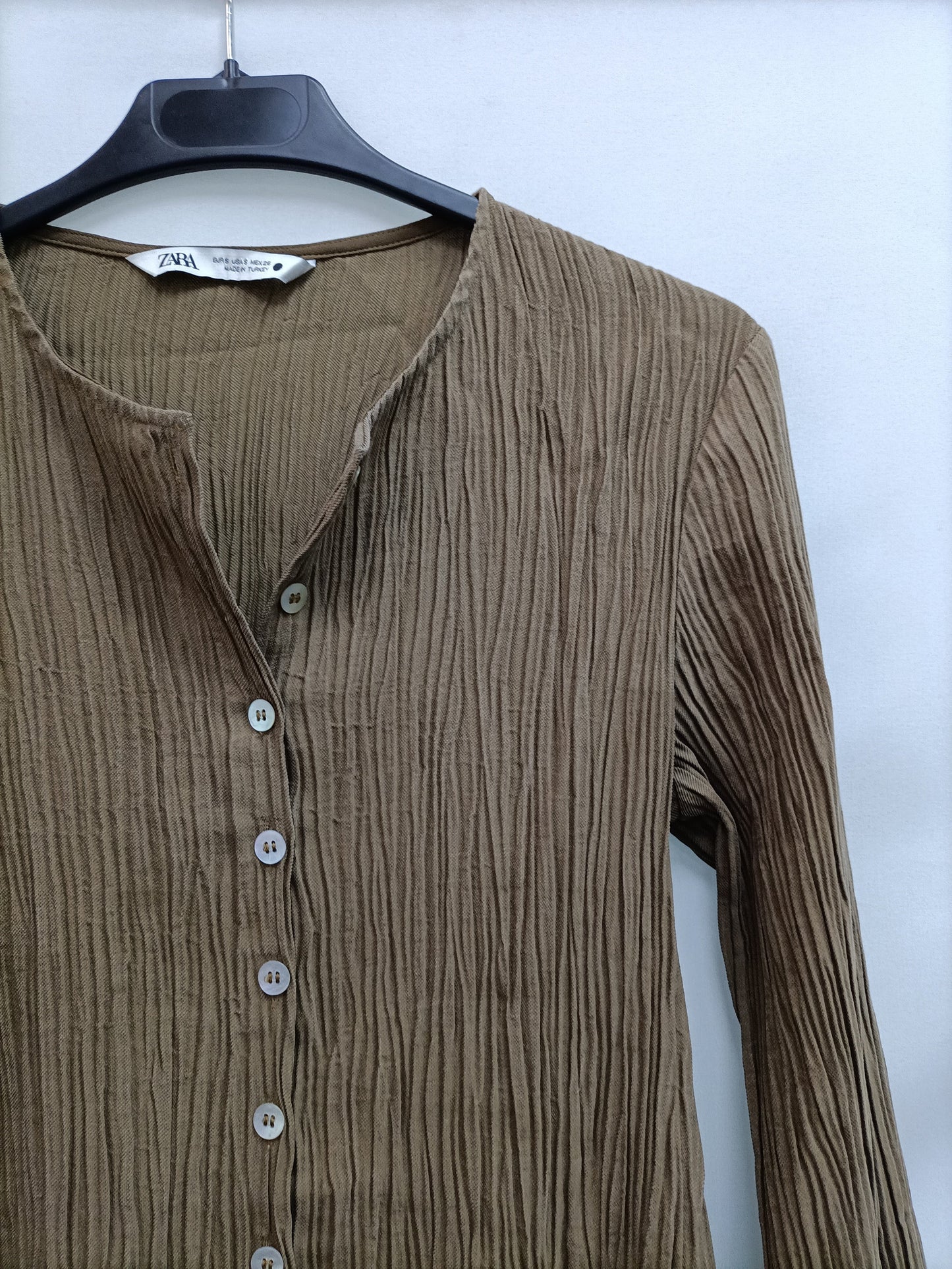 ZARA.Top beige fruncido T.S