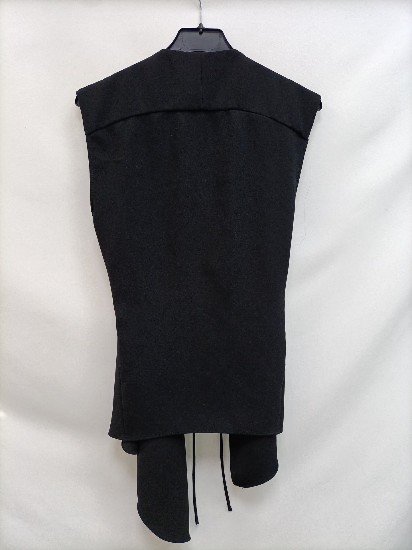 ZARA. Black fluid vest TS