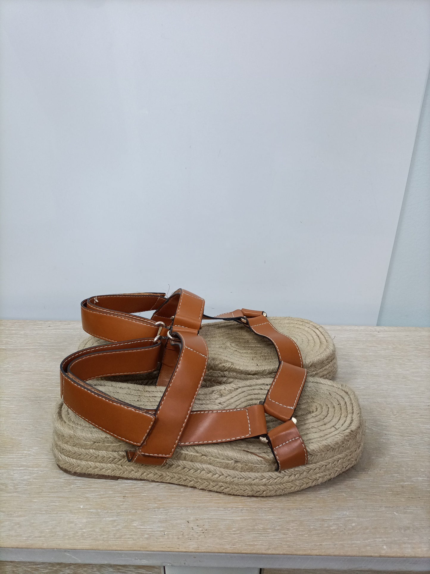 ZARA.Sanalias rafia T.37