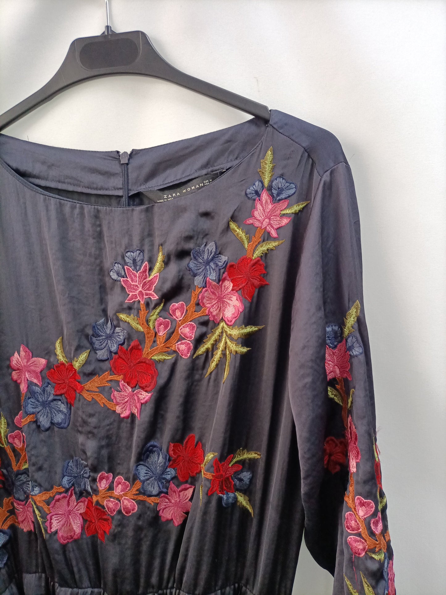 ZARA.Mono azul satinado T.M