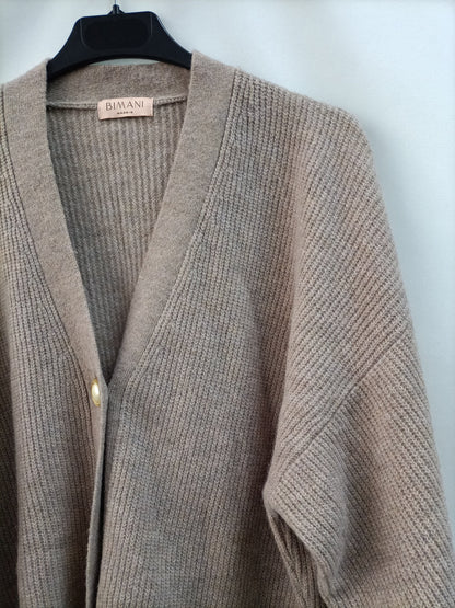 BIMANI. Beige cardigan with Ts buttons