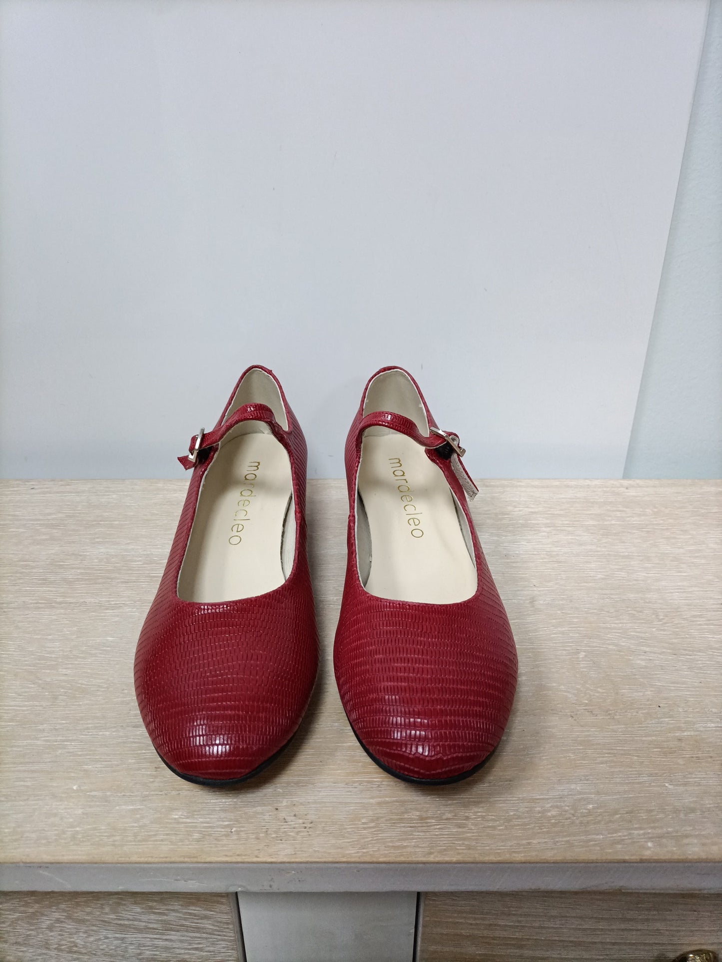 MARDECLEO. Bailarina piel roja