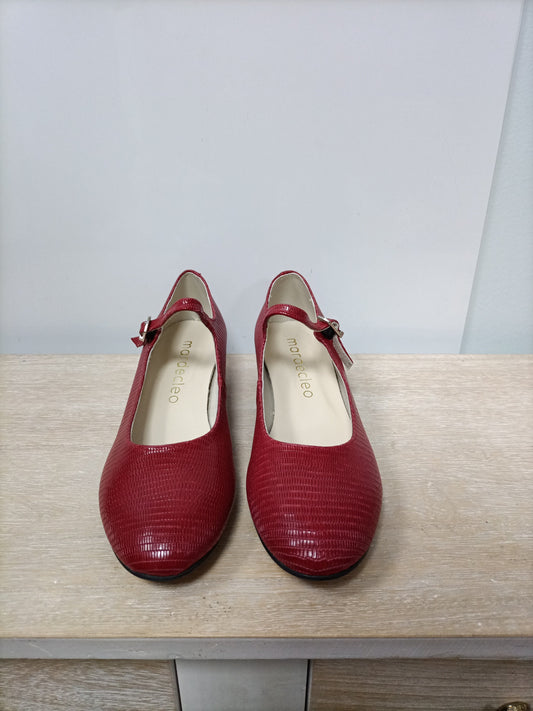 MARDECLEO. Bailarina piel roja