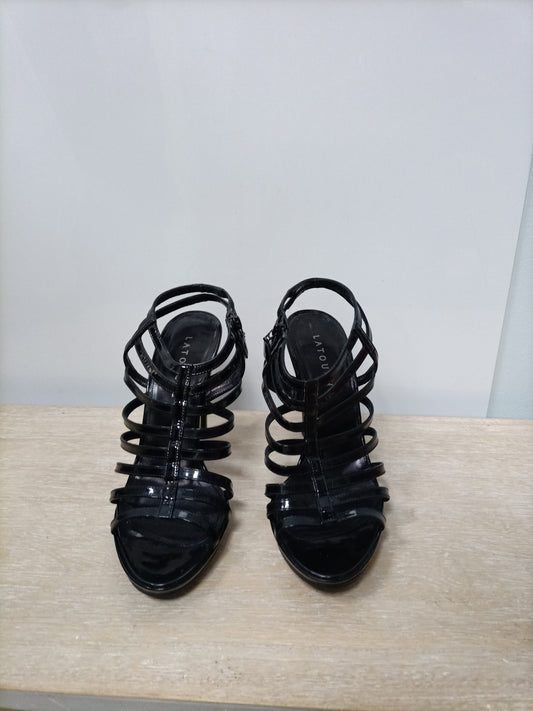 LATOUCHE. Sandalia negra T.38