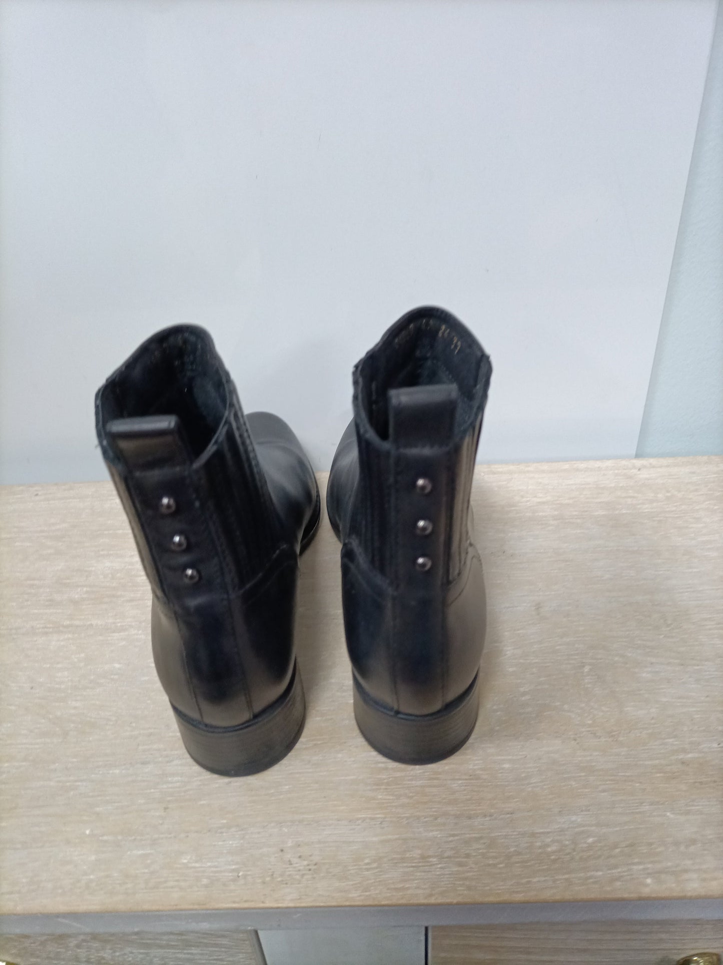 GEOX. Botines negros piel T.37