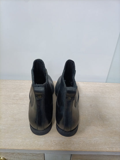 UGG. Botines negros piel T.38