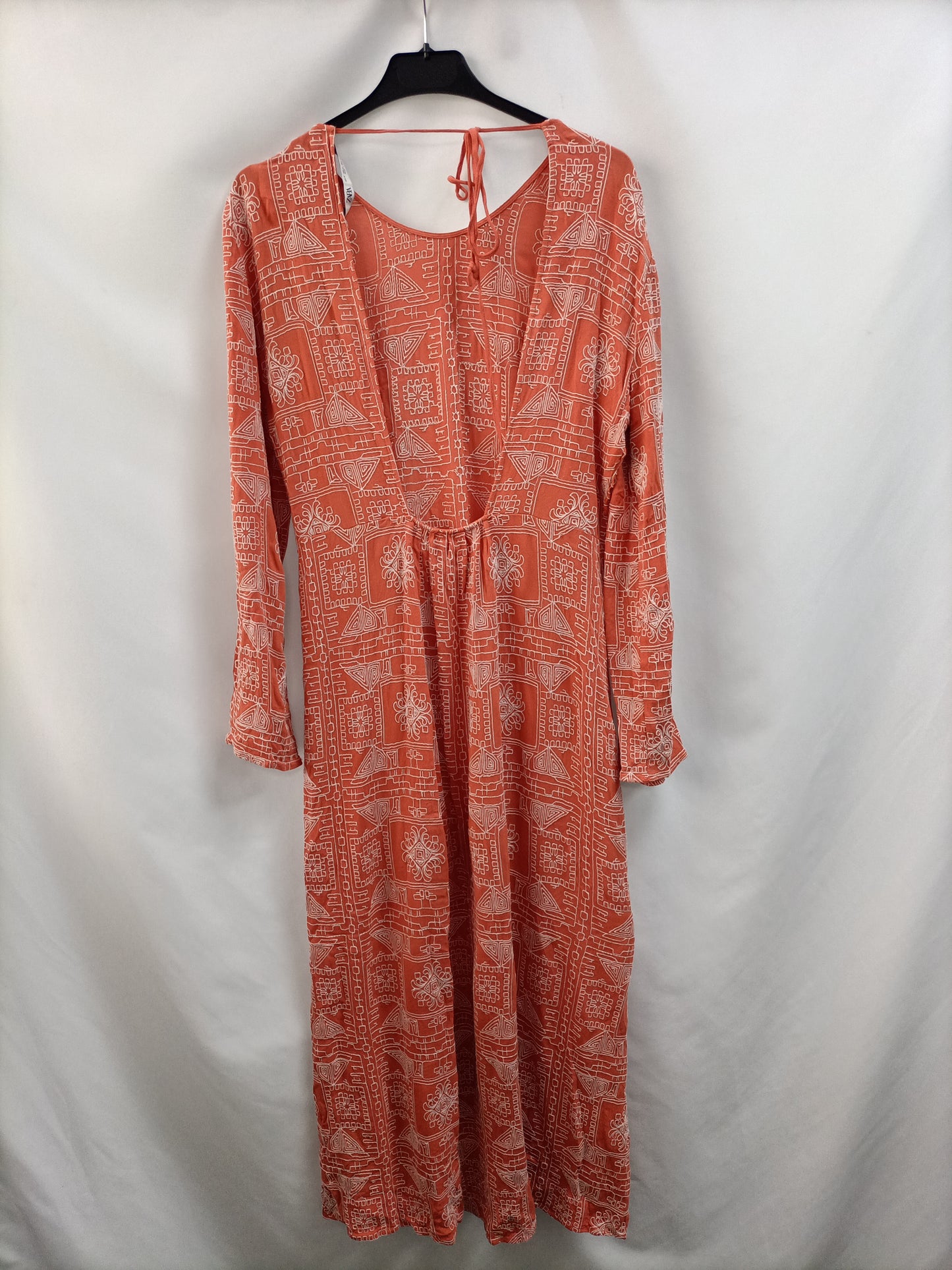 ZARA.Vestido  midi bordado T.m