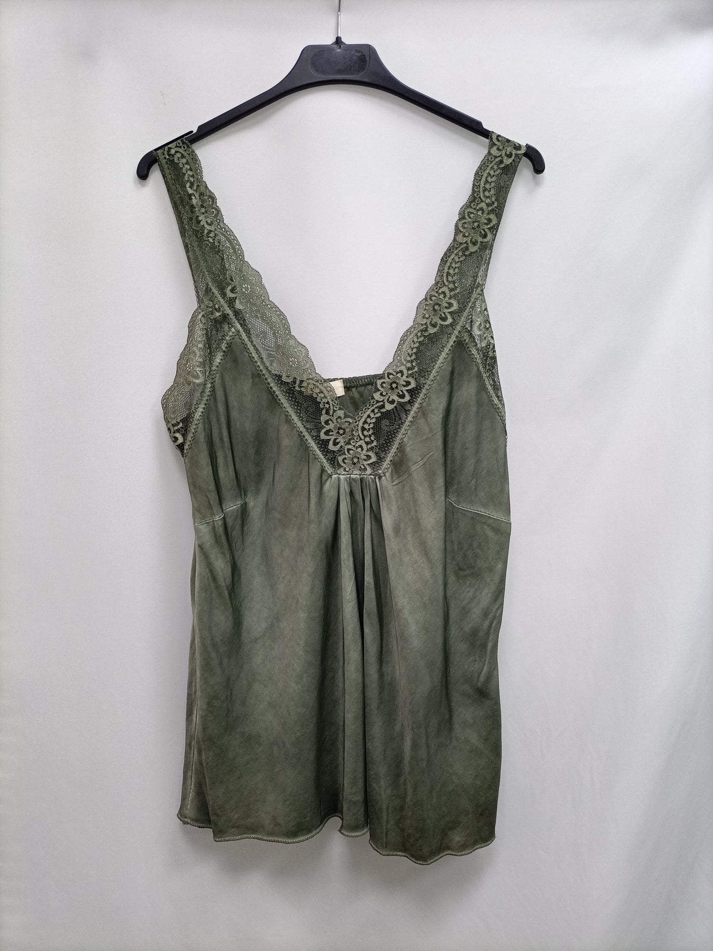 BUGANVILIA. Green lingerie top Tu(s/m)