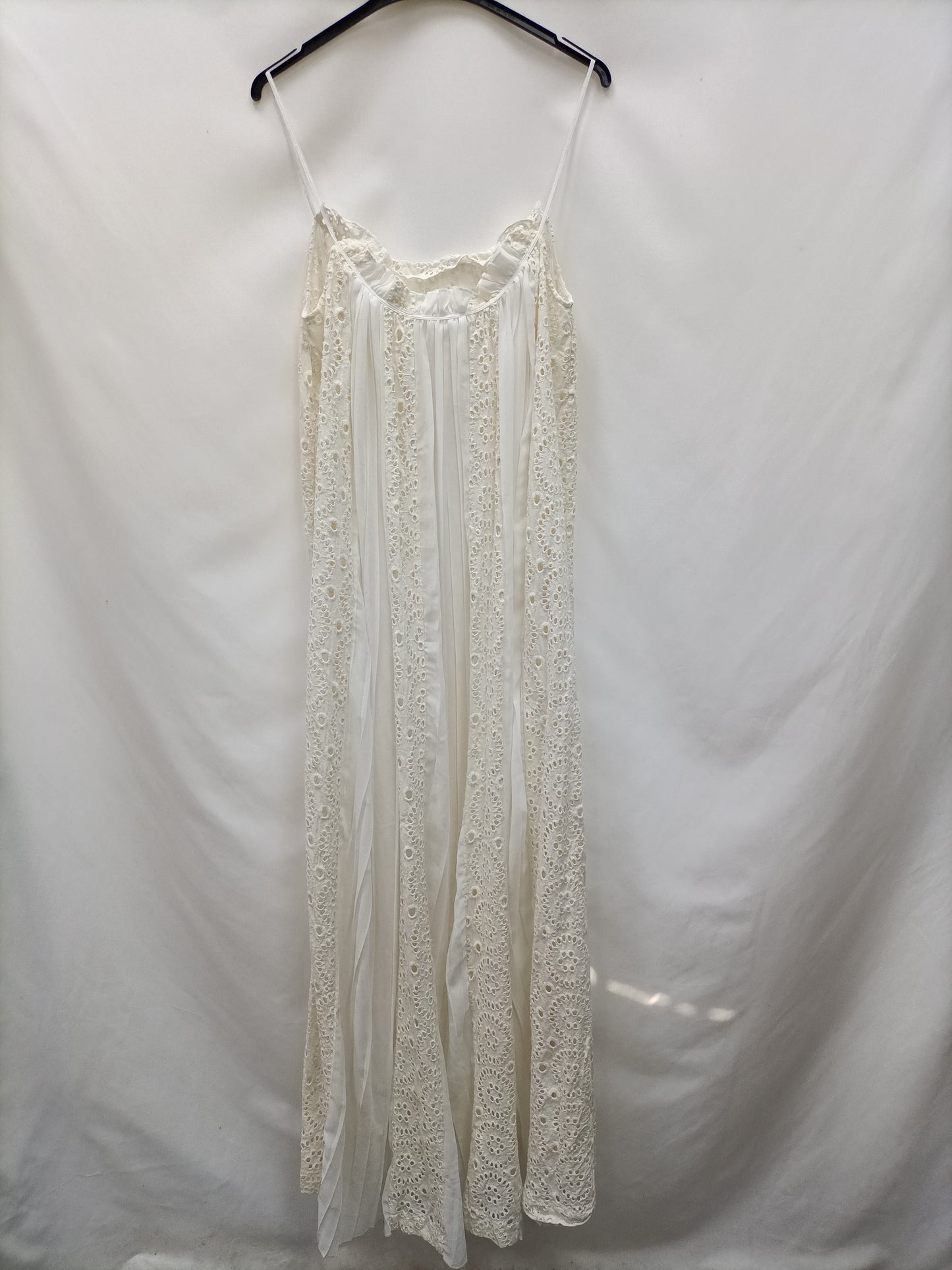 OTHERS. Beige die-cut long dress Tu(m/l)