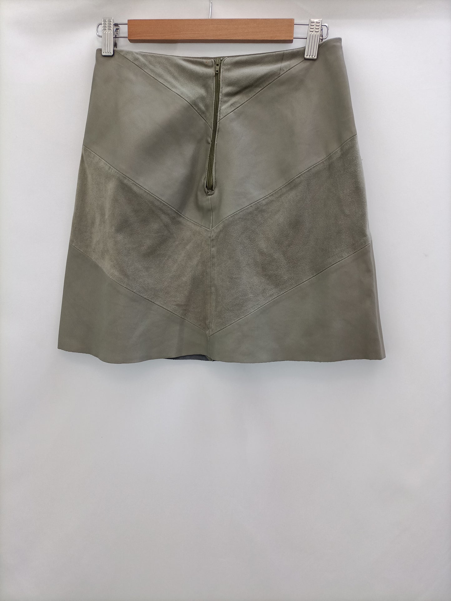 ZARA. Textured green skirt T.xs (tara)