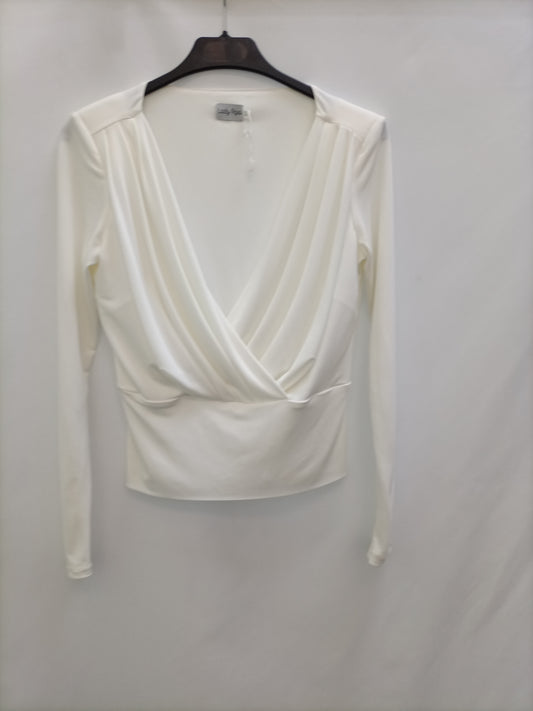 MarketLADY PIPA. T.xs crossed white top