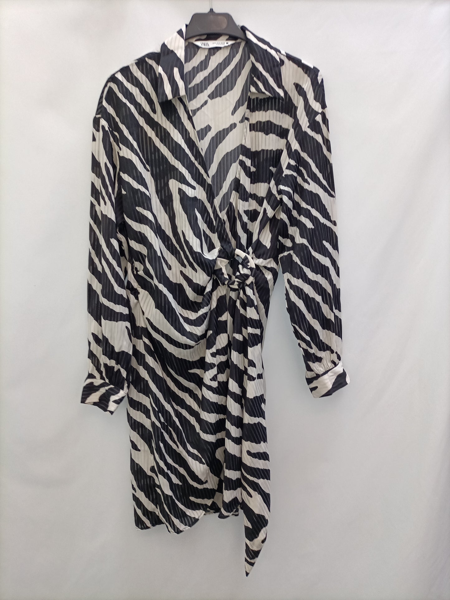 ZARA. Vestido print Cruzado T.s