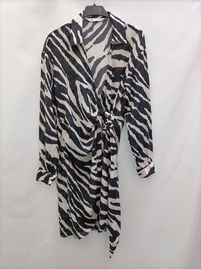 ZARA. Vestido print Cruzado T.s