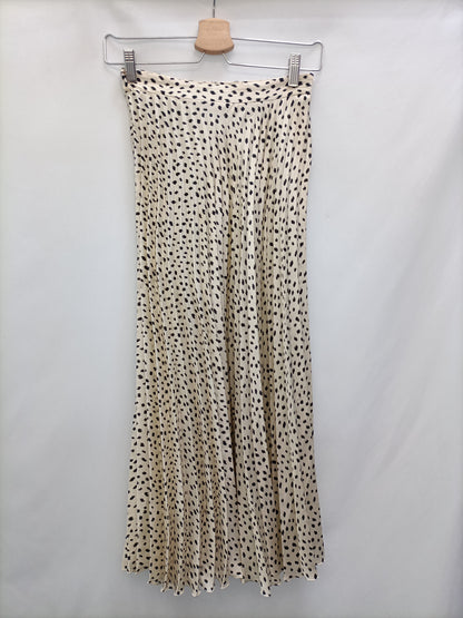 ZARA. Beige pleated skirt T.xs