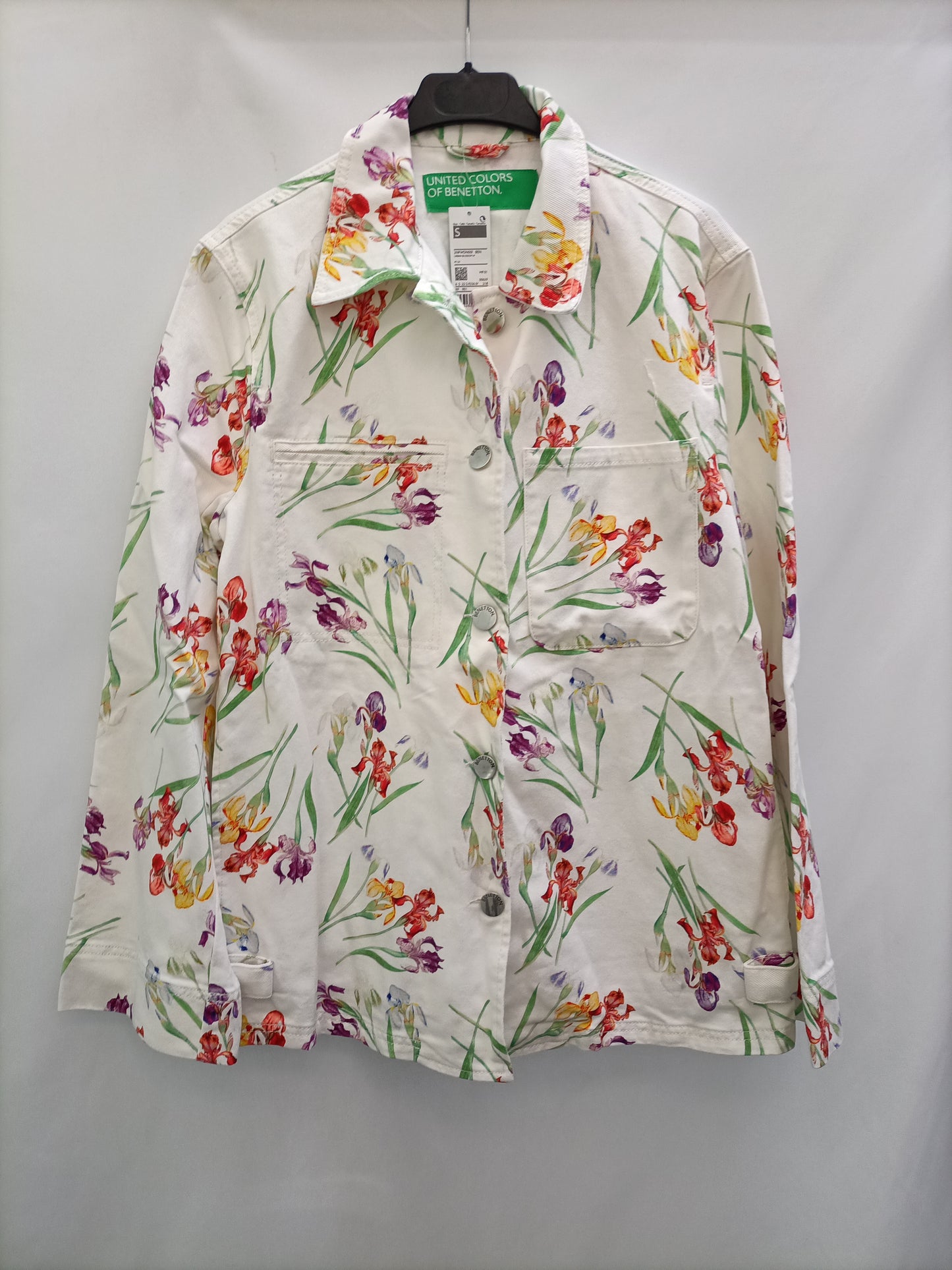 BENETTON. Cazadora denim flores T.s