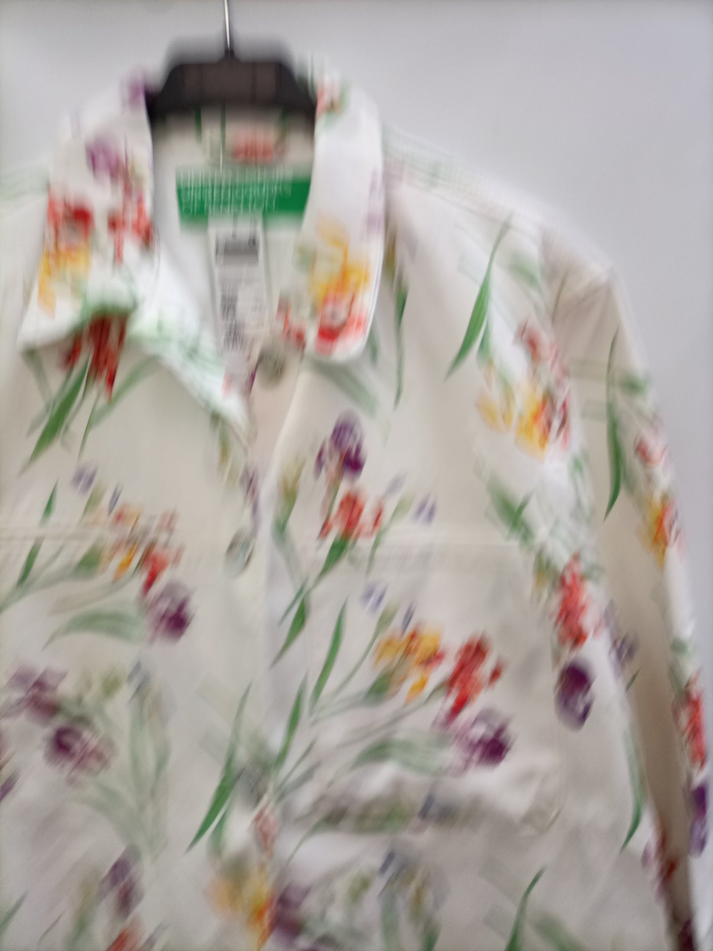 BENETTON. Cazadora denim flores T.s