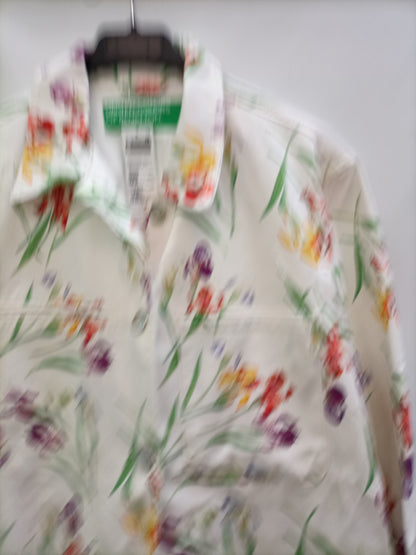 BENETTON. Cazadora denim flores T.s
