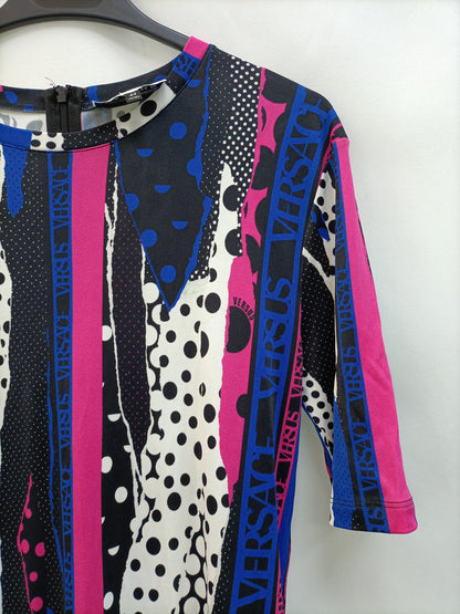 VERSACE. Vestido azul estampado T.44