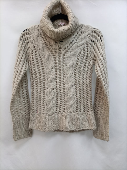 MANGO. Jersey beige troquelado T.s