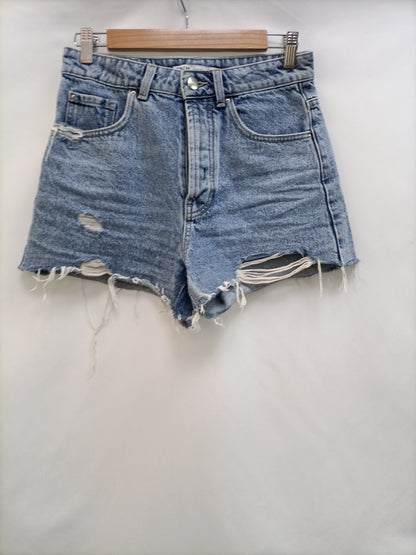 ZARA.Shorts denim T. 38