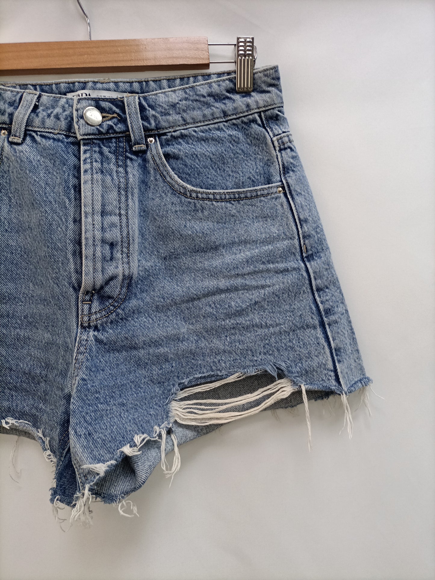ZARA.Shorts denim T. 38