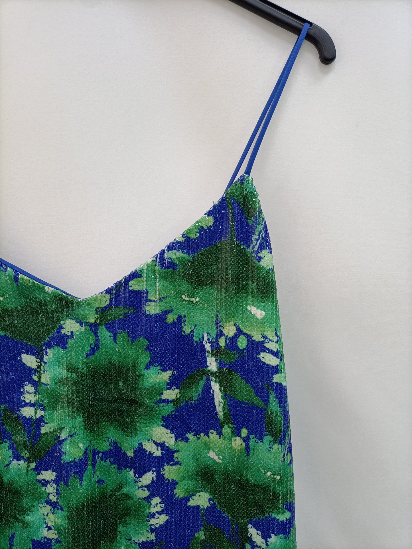 MANGO. Top flores lentejuelas T.s