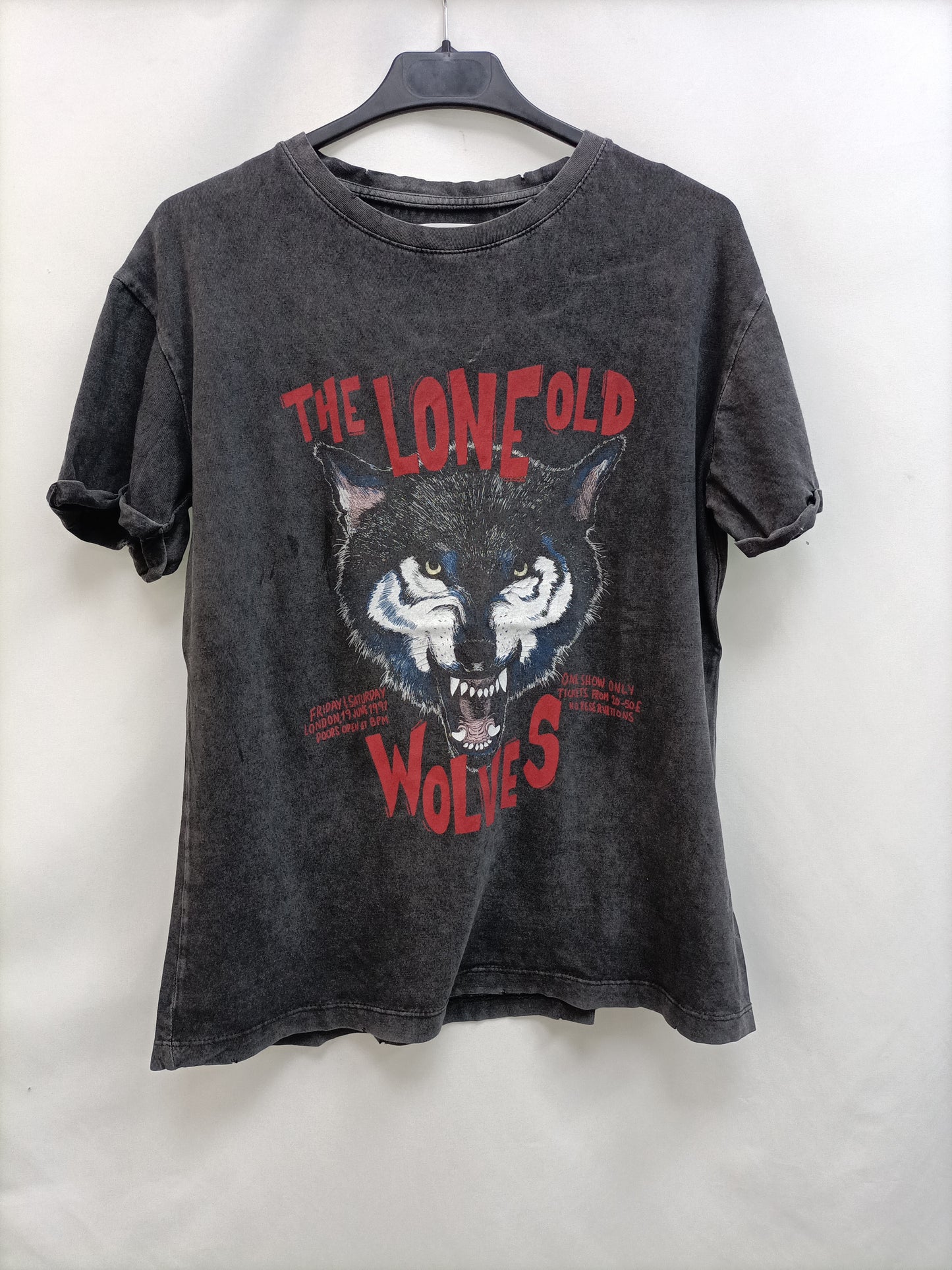 MANGO. Camiseta gris lobo T.s