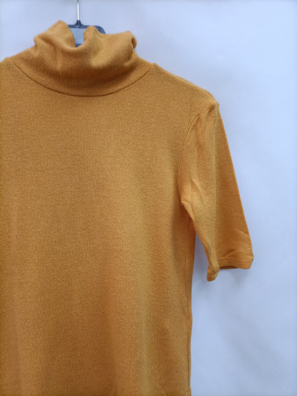 SUBDUED. Top punto mostaza T.m