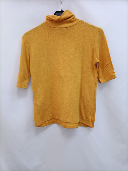 SUBDUED. Top punto mostaza T.m