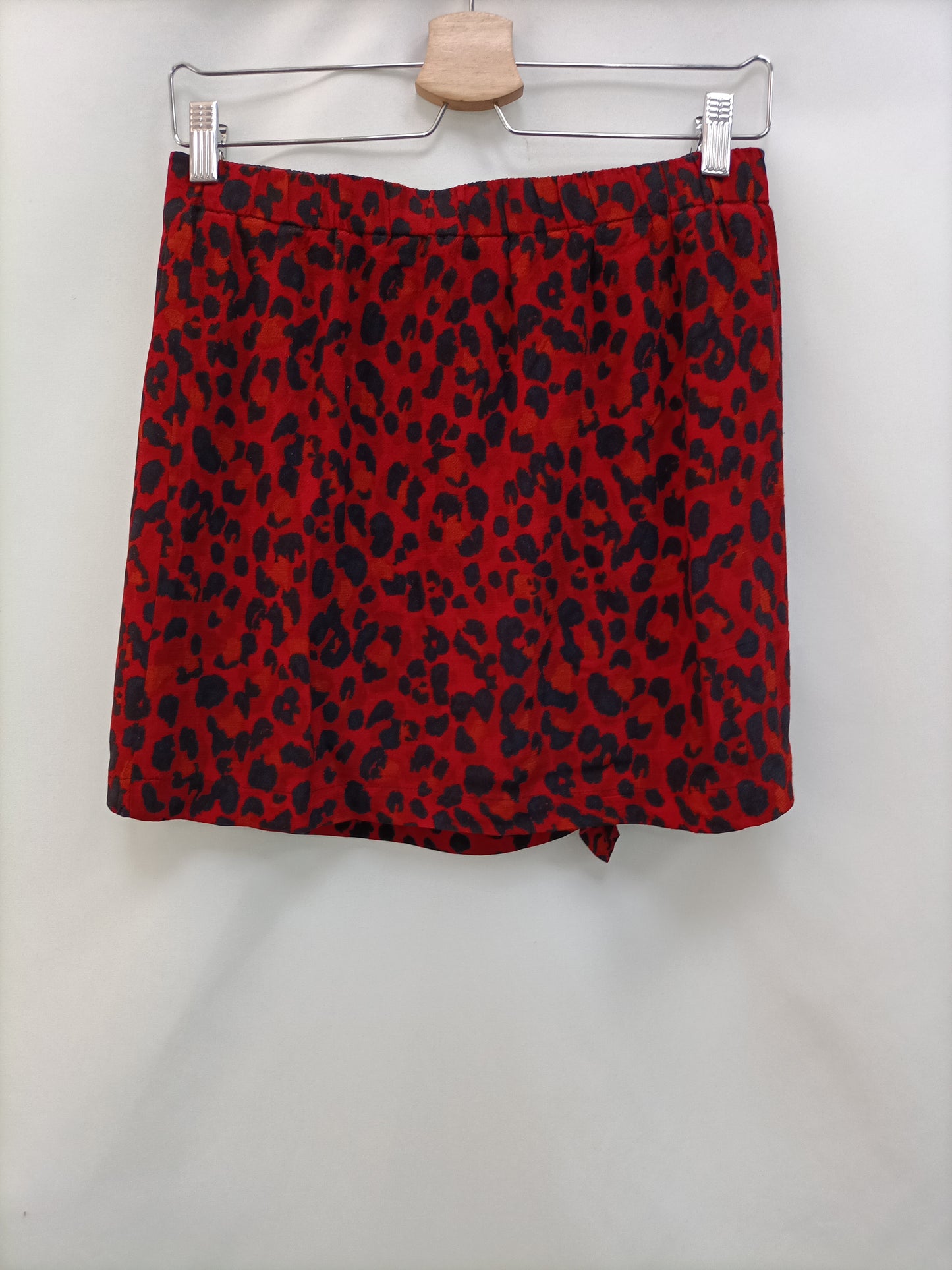 ZARA. Animal print skirt TM