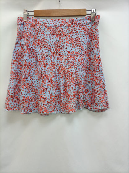 H&amp;M. Short floral skirt size 38