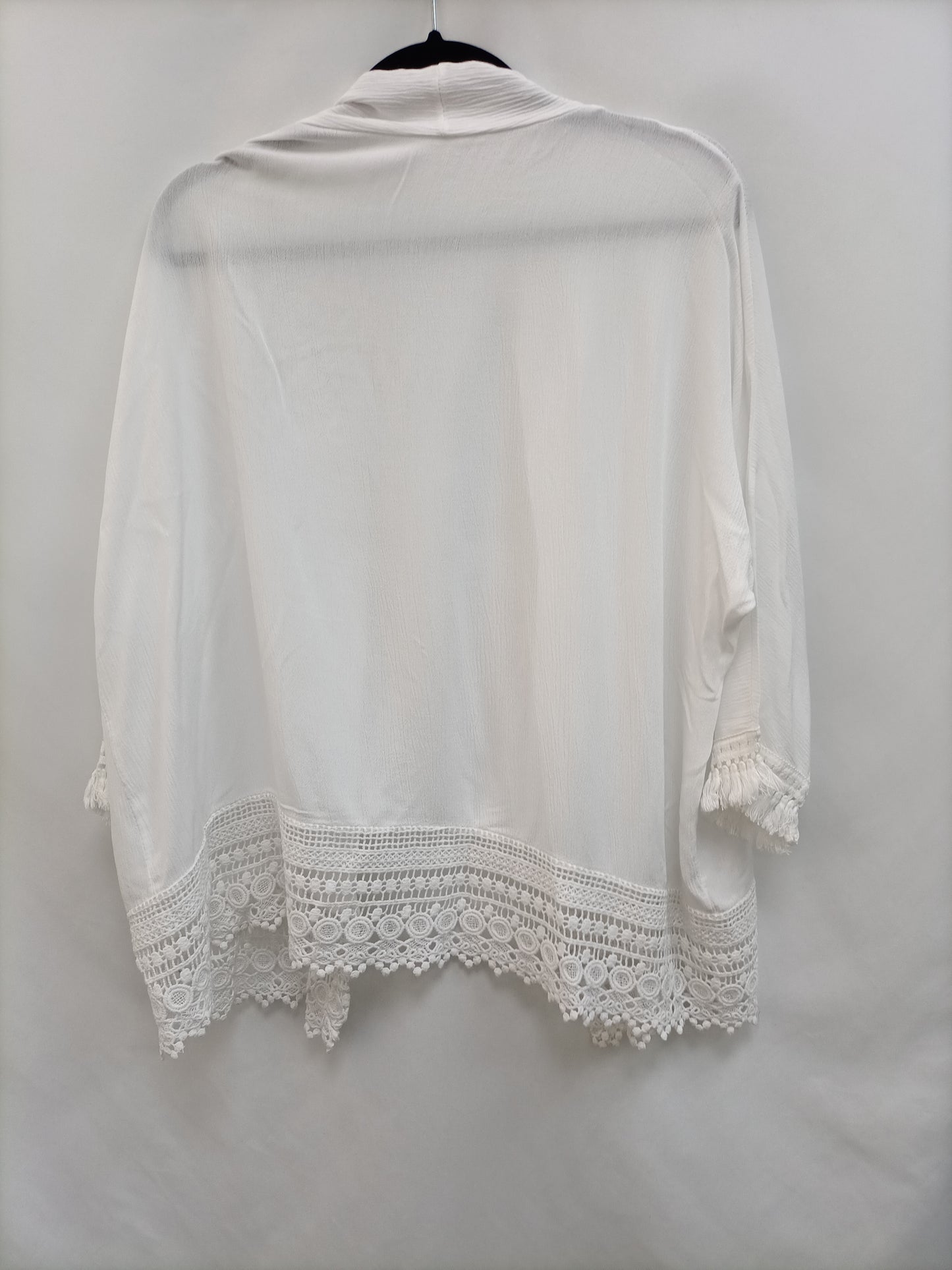 OTRAS. Kimono blanco croché T.u