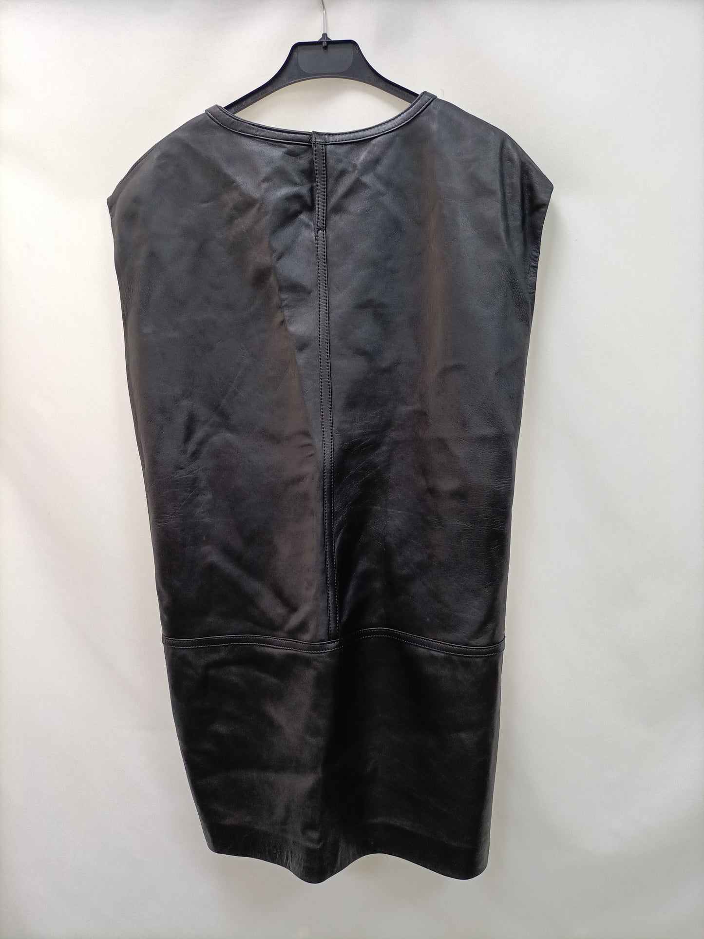 MANGO. Vestido negro piel T.m