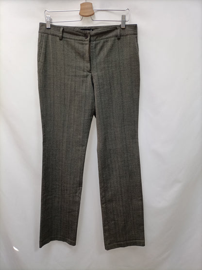 NEW SAKS WOMAN. Pantalón marrón espiga T.40