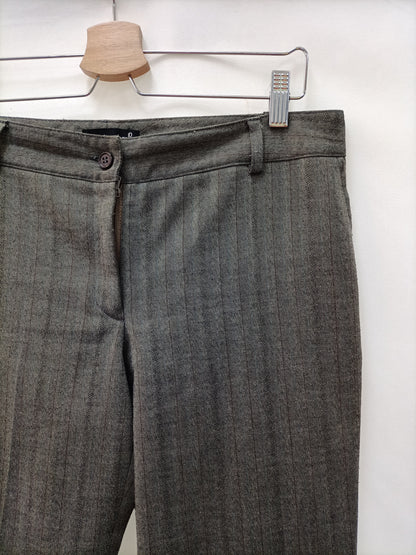 NEW SAKS WOMAN. Pantalón marrón espiga T.40