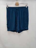 BENETTON. Shorts azul fluida T.u(36)