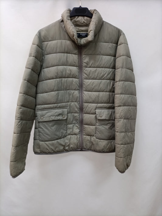 MANGO. Light green feathers Tl