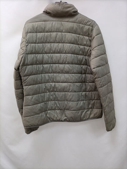 MANGO. Plumas ligero verde T.l