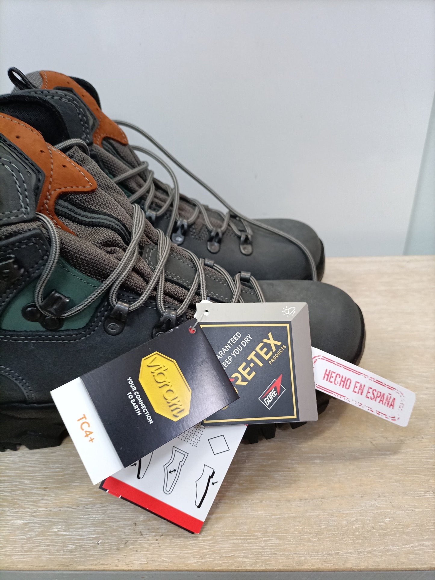 CHIRUCA. Botas montaña T.39