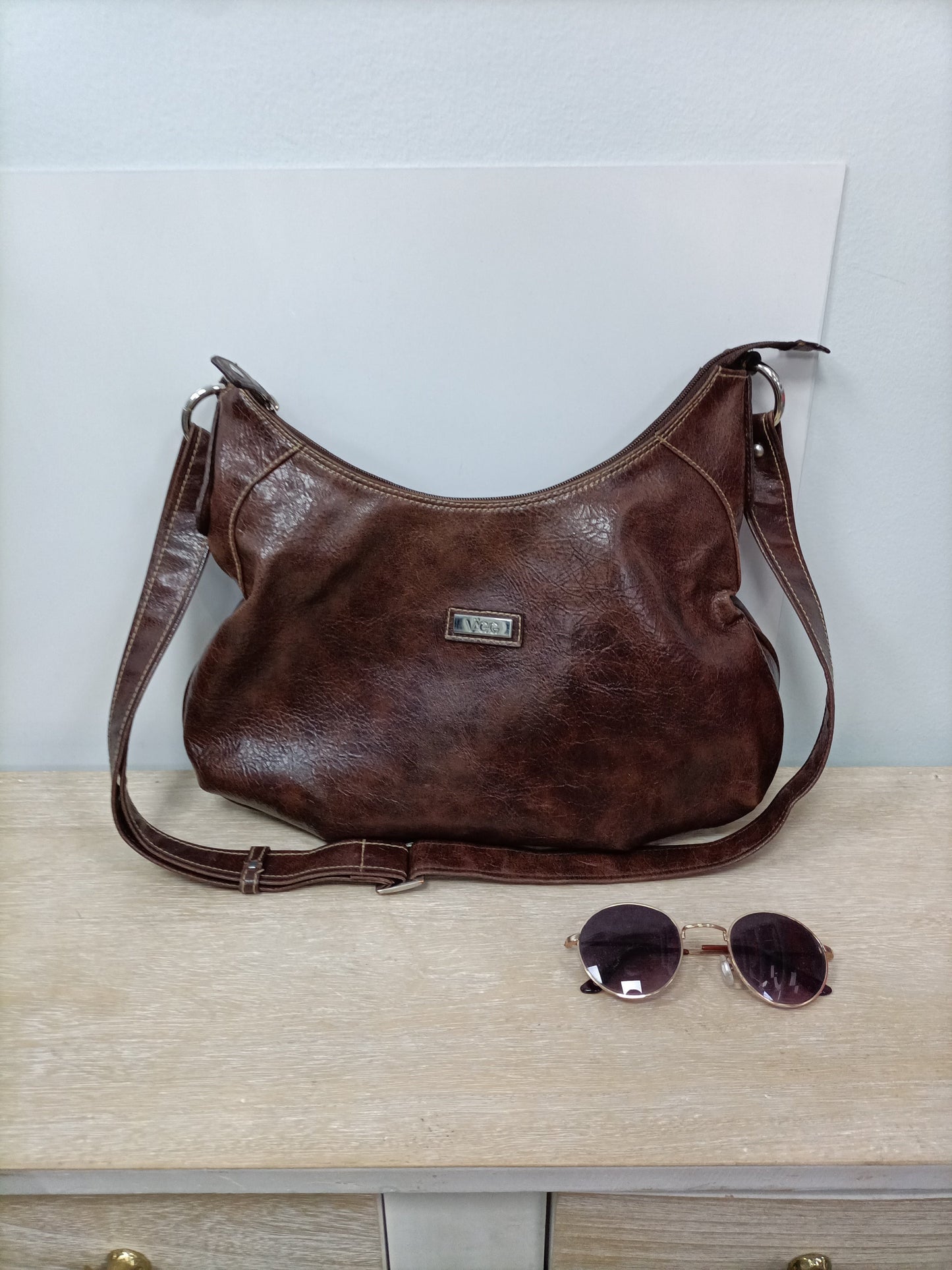 VAGG. Bolso marrón efecto piel