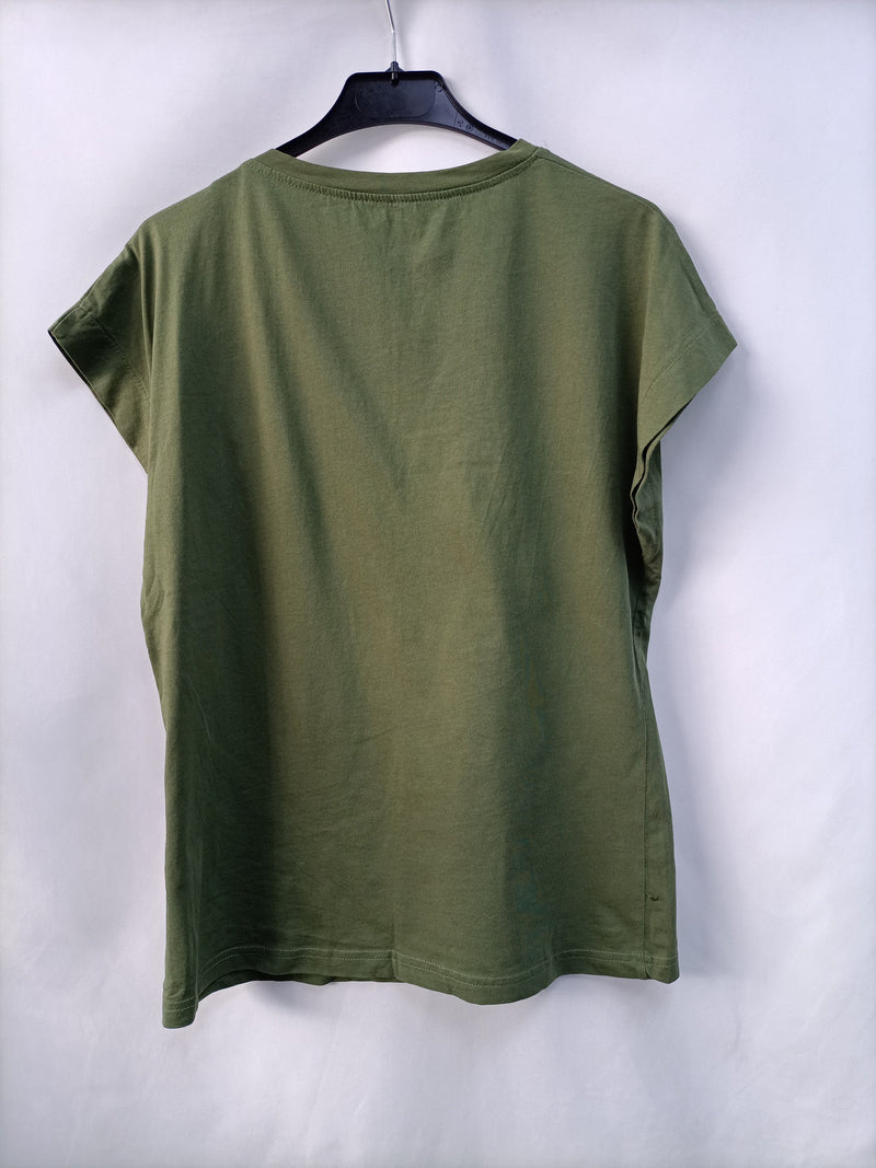 OTRAS. Camiseta verde flor Tu(s/m)