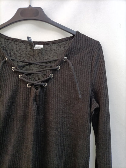 H&amp;M. Black Ribbed Top T.xs