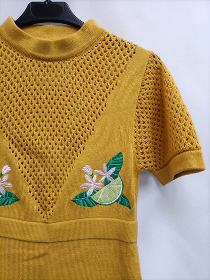 KLING. Vestido mostaza bordados T.s