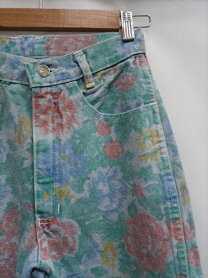 SASPERILLA. Pantalón denim flores T.32