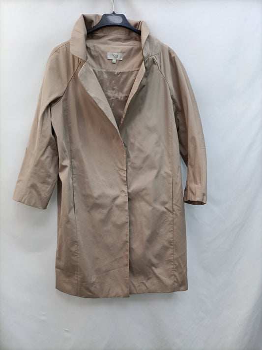 HOSS INTROPIA. Gabardina beige T.40