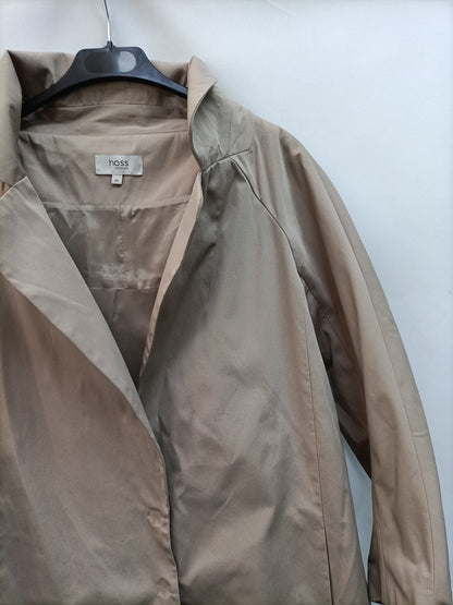 HOSS INTROPIA. Gabardina beige T.40