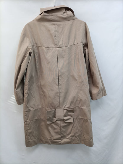 HOSS INTROPIA. Gabardina beige T.40