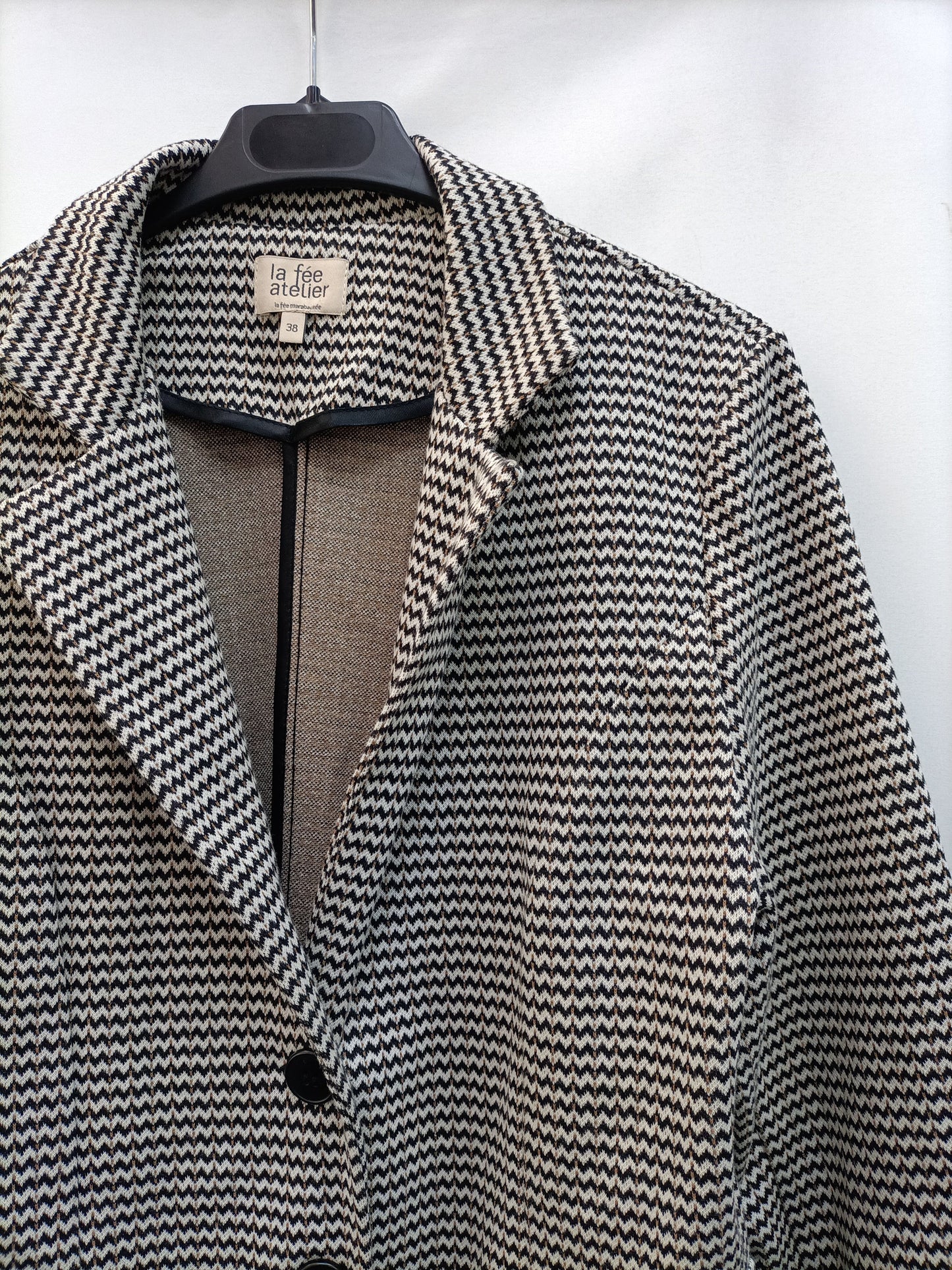 LA FEE ATELIER. Blazer espiga beige y negra T.38