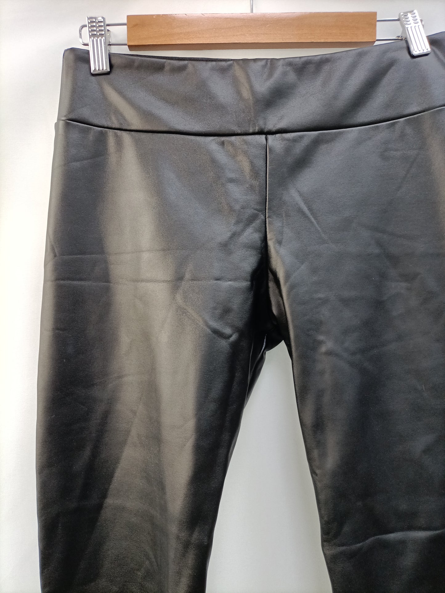 CALZEDONIA. Leggings negro polipiel T.m